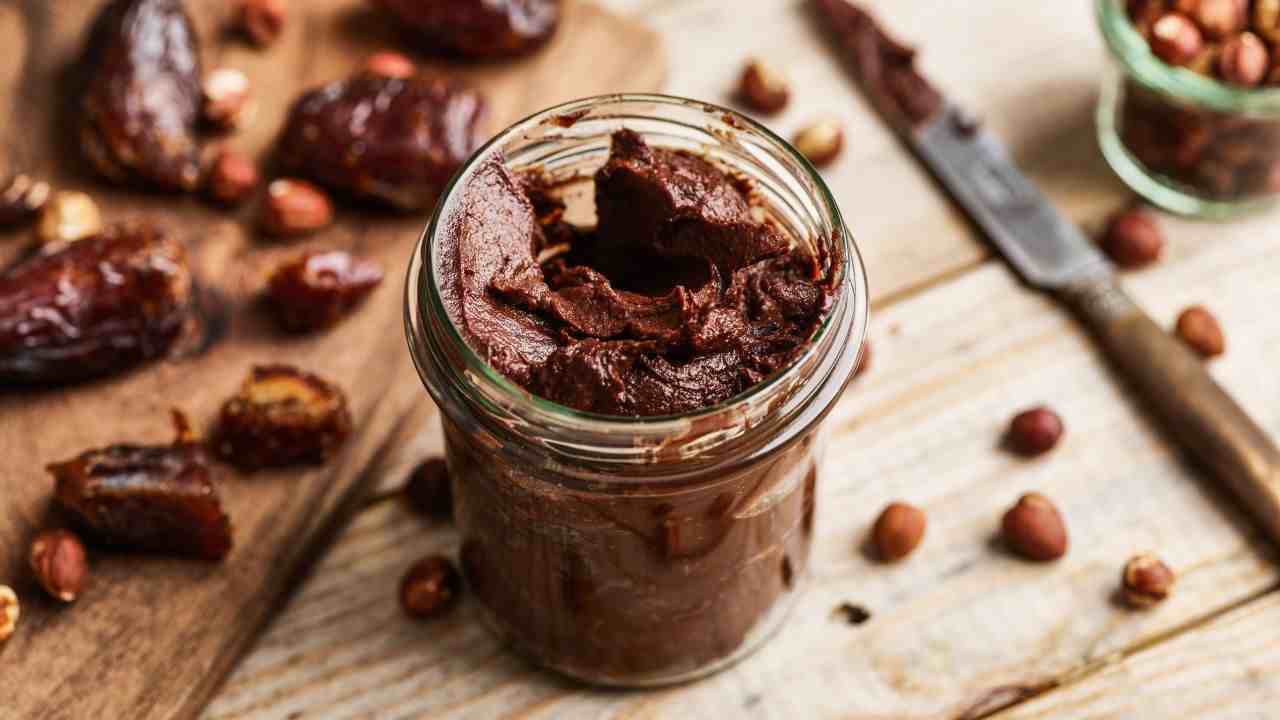 خمیر خرما پرمیوم با فرآوری استاندارد و بهداشتی