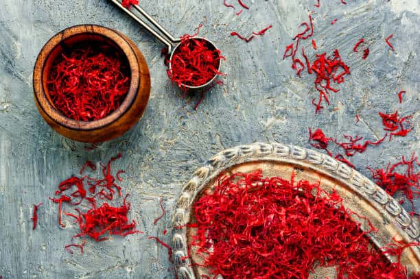 تصویر 1 از زعفران سه گرمی گلستان ناب با رایحه دلنشین و بسته بندی زیبا