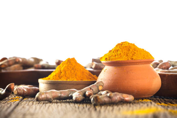 پودر زردچوبه ارگانیک حاصل از زردچوبه خالص با آسیاب استاندارد