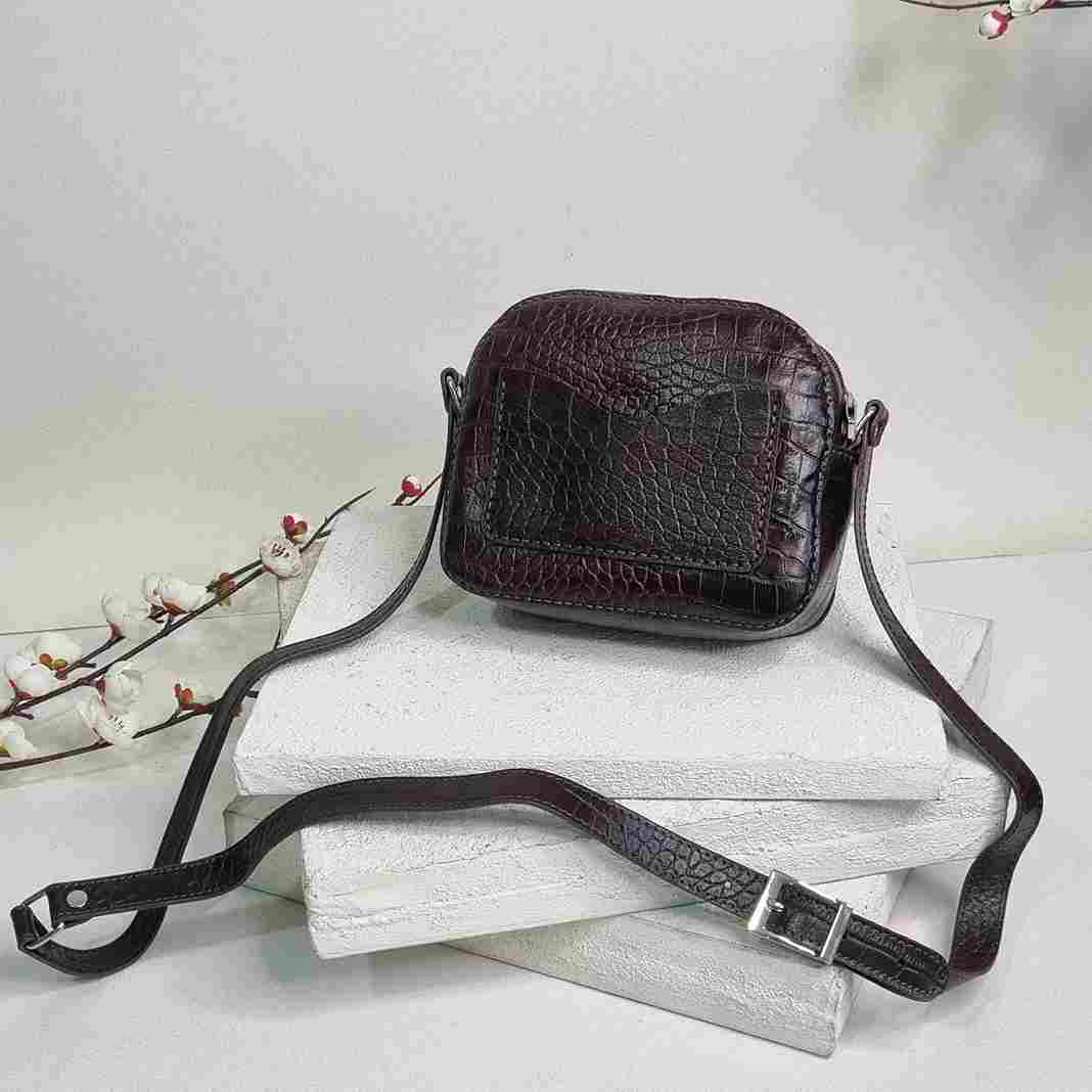 کیف چرمی زنانه جدید با طراحی مدرن و چشم‌نواز