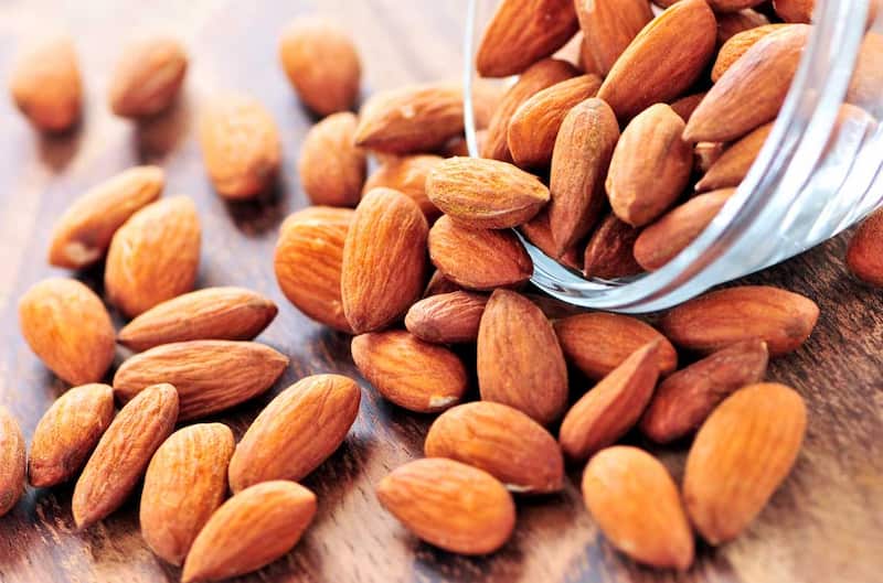 تصویر 2 از بادام مامایی دیرگل با مغز خوش طعم ویژه خرید عمده خشکبار