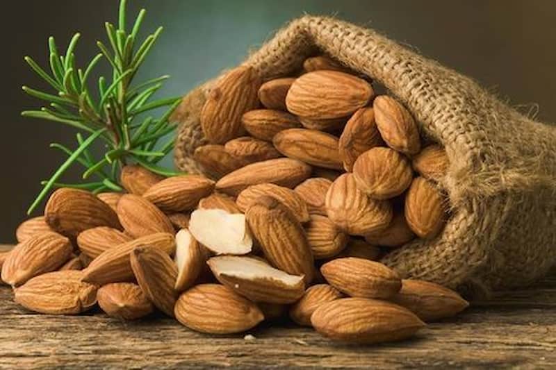 تصویر 3 از بادام مامایی مغز بدون تلخی با بافت روغنی ویژه تجار کلان خشکبار