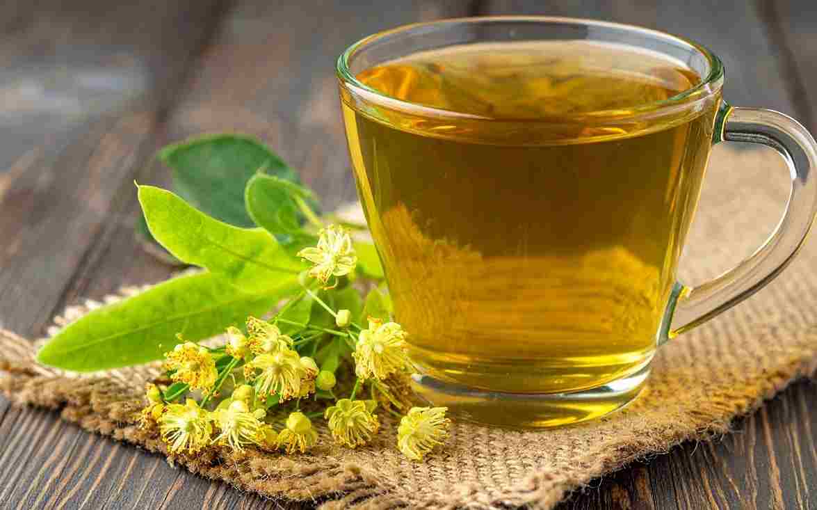 عرق بیدمشک گلاب زعفران در بسته بندی مناسب با رایحه ای ماندگار