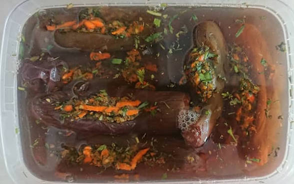 تصویر 2 از قیمت فروش عمده + ترشی بادمجان شکم پر خانگی
