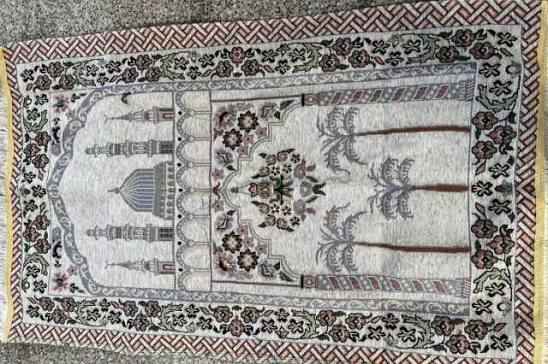 سجاده مخمل طرح اصیل با کیفیت ماندگار