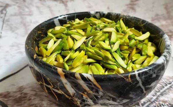 خلال پسته پلو مناسب تهیه مرصع پلو و شیرین پلو
