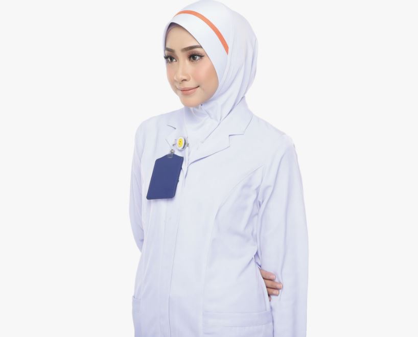روپوش پزشکی ریوا با طراحی استاندارد و تنخور مناسب