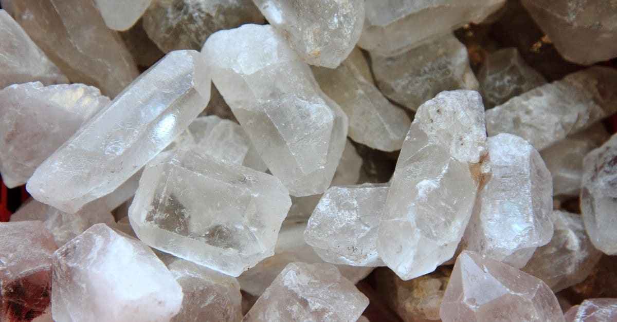 سنگ سیلیس شفاف با جلوه کریستالی و کیفیت ممتاز