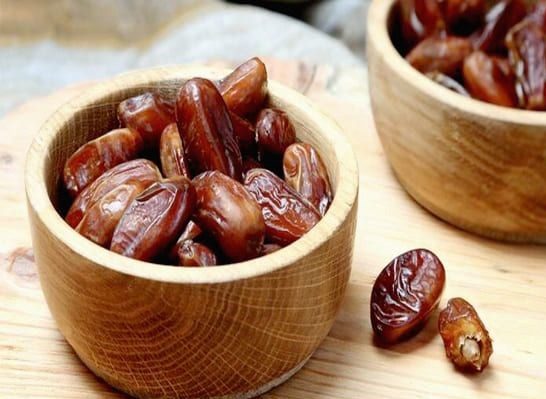خرما مضافتی اعلا با بافت نرم و دانه های درشت
