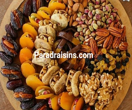 تصویر 1 از خرید کشمش پاراد در کنار آجیل های سلطنتی