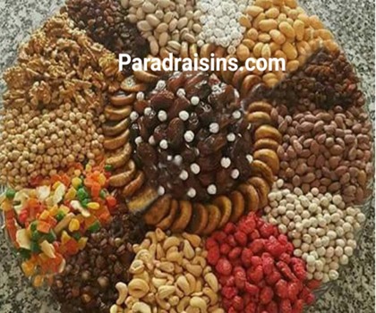تصویر 5 از خرید کشمش پاراد در کنار آجیل های سلطنتی