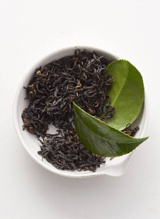 عطر بی نظیر چای ایرانی در فنجان شما