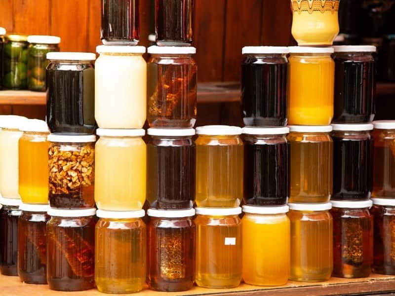 عسل چهل گیاه طبیعی با عطر ناب گل ها مناسب صبحانه و میان وعده