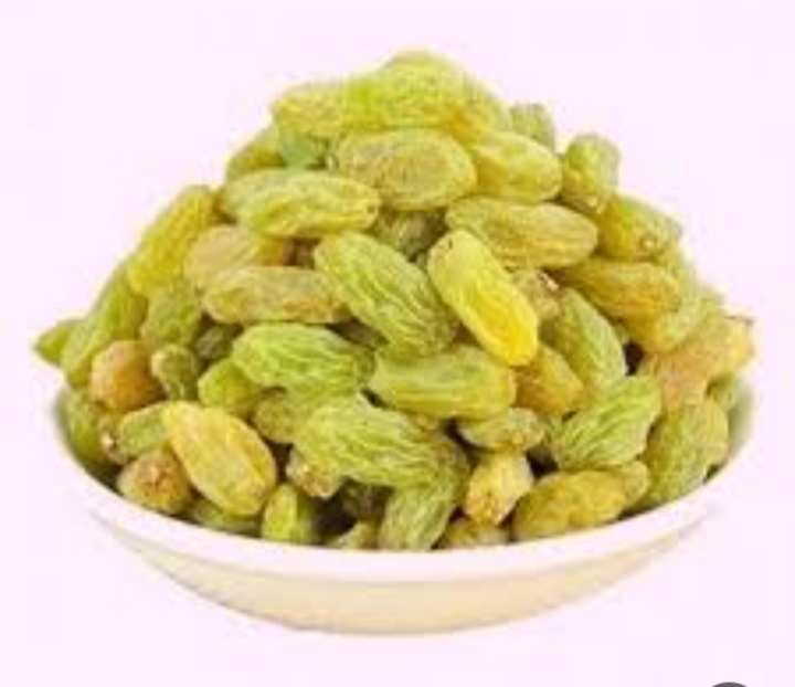 تصویر 1 از کشمش سبز قلمی لوکس  صادراتی کاشمر محصول تازه خرید از باغدار