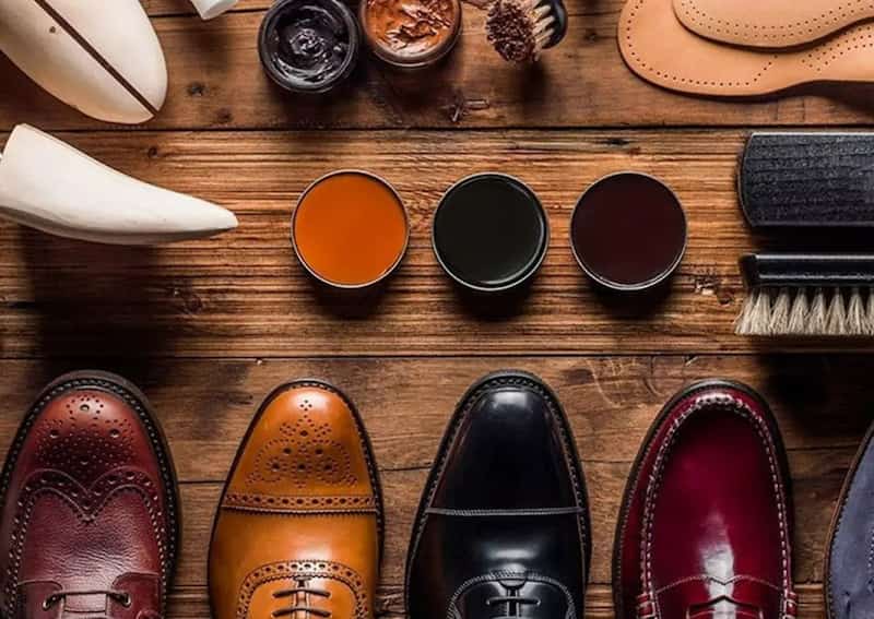 واکس کفش زرشکی با رنگ غنی برای جلوه بیشتر کفش