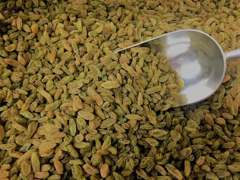 کشمش سبز قلمی شیرین و خوش خوراک برای آجیل