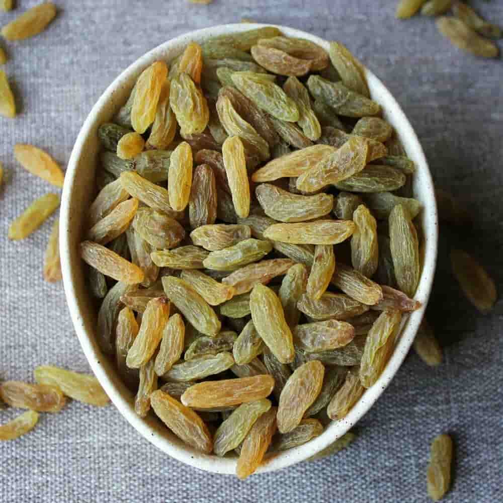 کشمش سبز ملایر تهیه شده از انگورهای مرغوب همدان