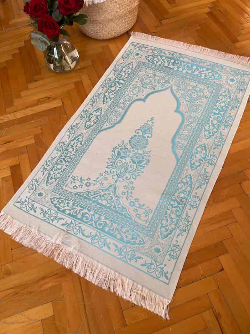 سجاده نماز پارچه ای سبک و کم حجم مناسب سفر
