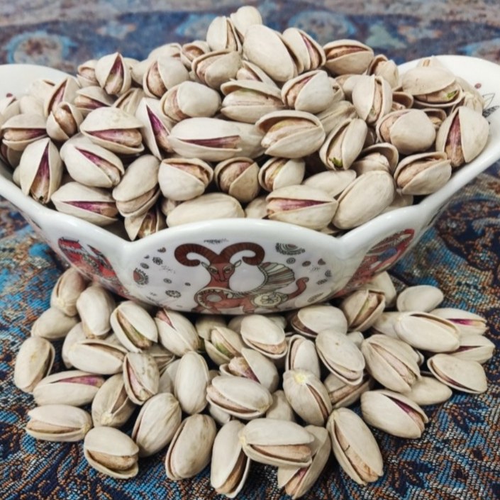 پسته اکبری مناسب برای  پذیرایی مهمان های ویژه