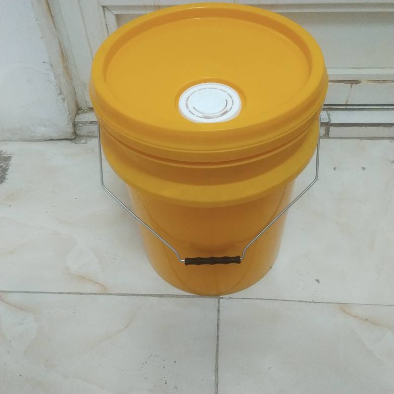 تصویر 2 از فروش سطل ۲۲ لیتری کلاژر دار + قیمت عمده