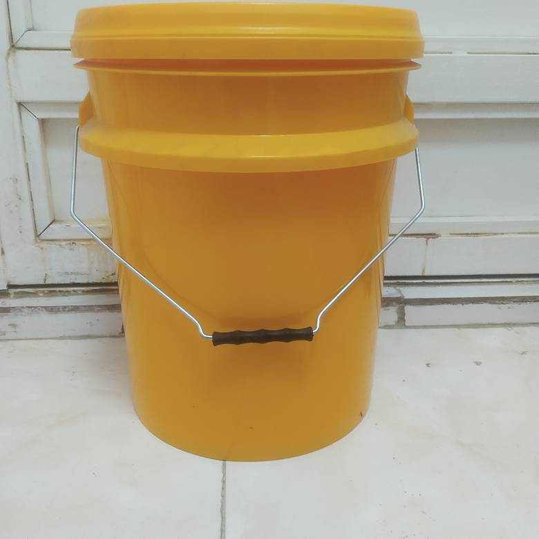تصویر 4 از تولید کننده سطل پلاستیکی ۲۲ لیتری کلاژردار در قزوین