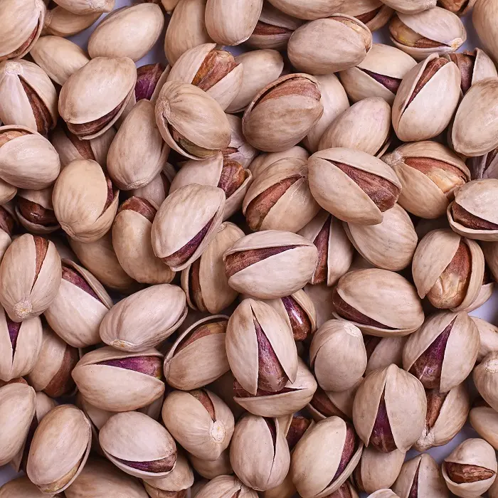 پسته فندقی گلچین + طعم اصیل برای آجیل