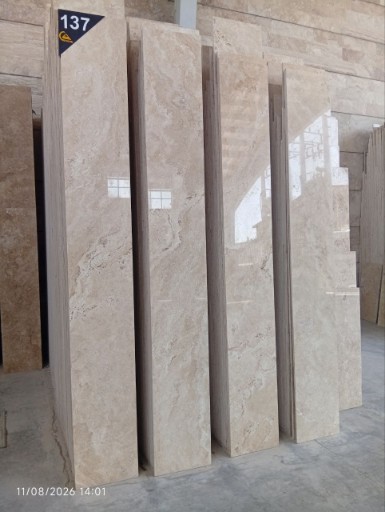 تصویر 1 از سنگ تراورتن نمای هتل، سنگ تراورتن کرم کمرشاهی مشهد‌ درب کارخانه