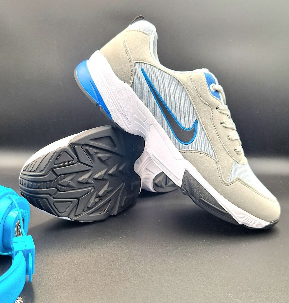 فروش عمده دو نایک مردانه