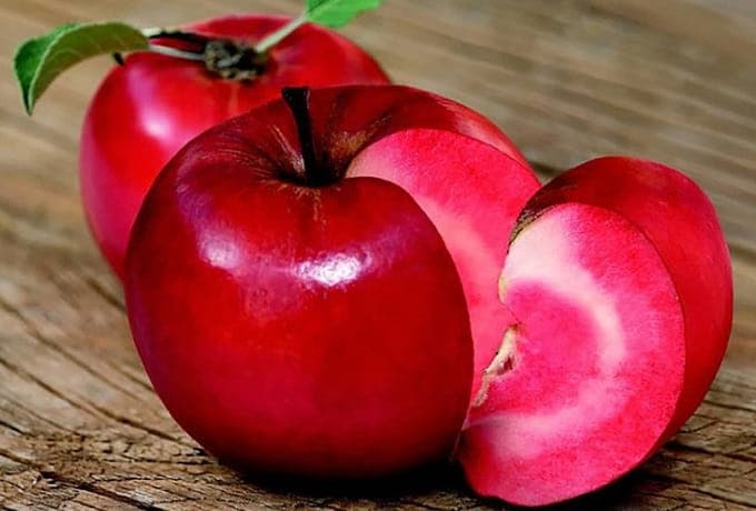 سیب ترش قرمز شمال خوش رنگ با مزه ای دلنشین