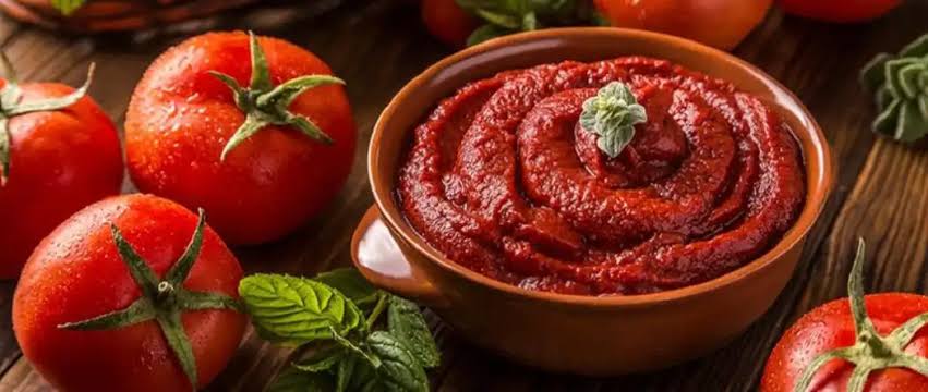 خرید رب گوجه فرنگی شیشه ۱۶۰۰ گرمی + قیمت کارخانه و فروش عمده