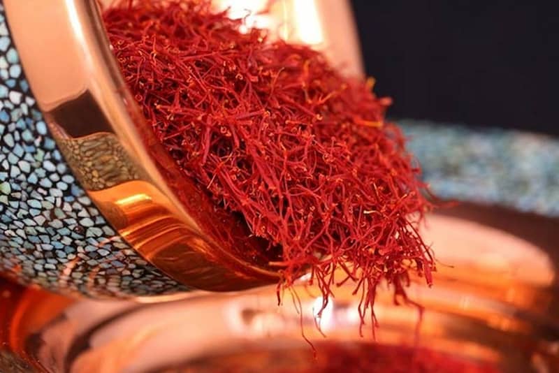 زعفران نگین خراسان با کیفیت بالا و رنگ طبیعی