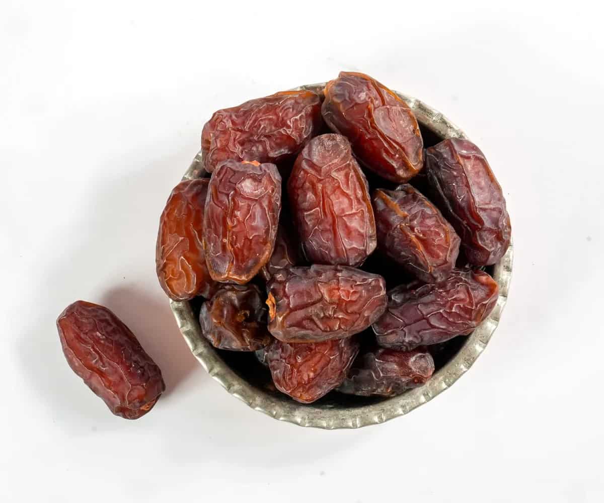 خرما زاهدی سیاه با ظاهر متمایز و ماندگاری بالا