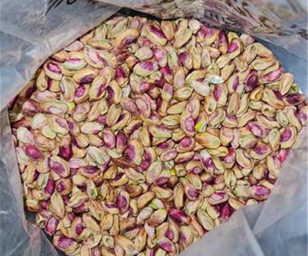 مغز پسته احمد آقایی خام اعلا + فرصتی برای متمایز شدن در بازار + قیمت و خرید عمده