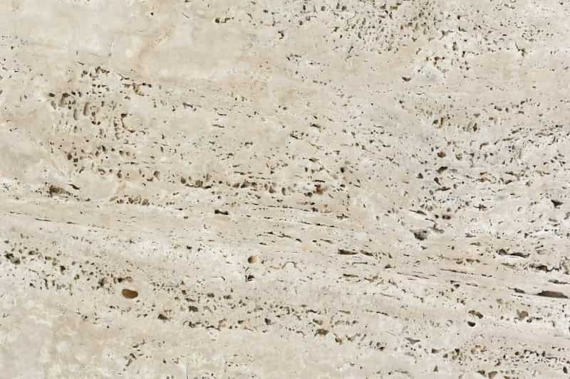 سنگ تراورتن حاجی آباد عسلی با رنگی گرم و طبیعی