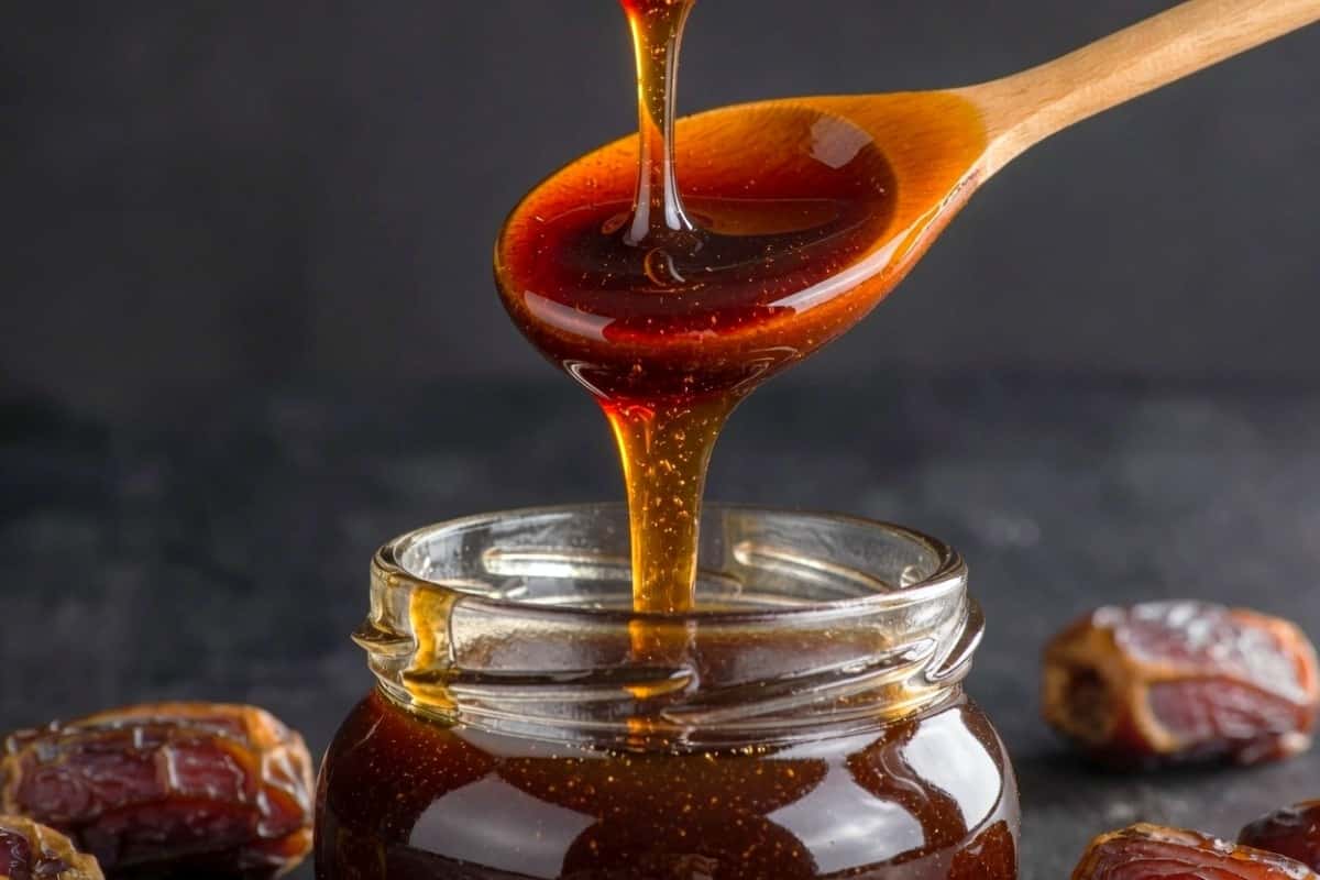 شیره خرما طبیعی انتخابی مقوی برای مصرف روزانه