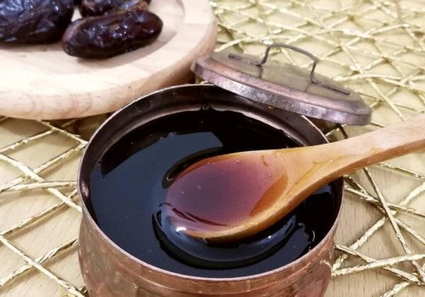 شیره خرما پیارم انتخابی خوشمزه برای ترکیب با نان