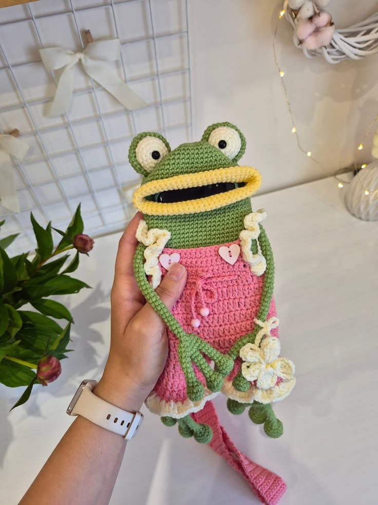 کیف گوشی قورباغه ای طرح گل نرگسی