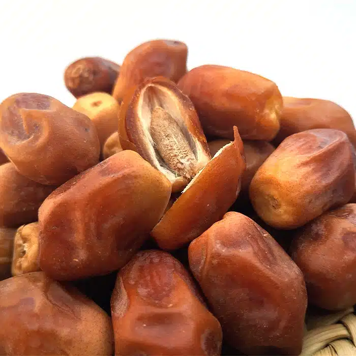 خرما زاهدی تازه مرغوب با ظاهر یکدست و ماندگاری مناسب