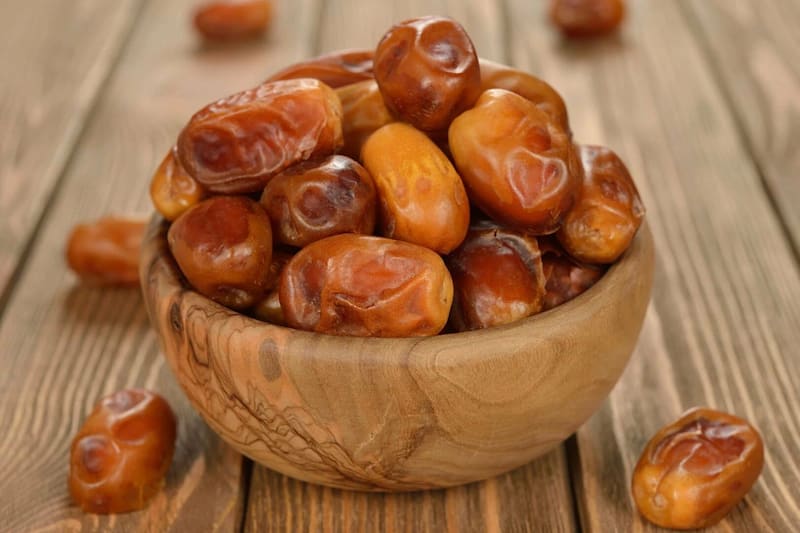 خرما زاهدی اعلا با طعم شیرین و بافت مطلوب