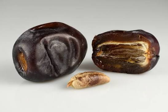 خرما مضافتی ۵۰۰ گرمی مرغوب برای پذیرایی و میان وعده