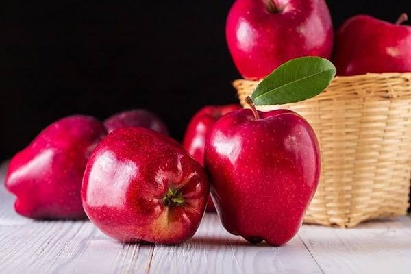 سیب قرمز استخوانی تازه و یکدست برای مراکز فروش